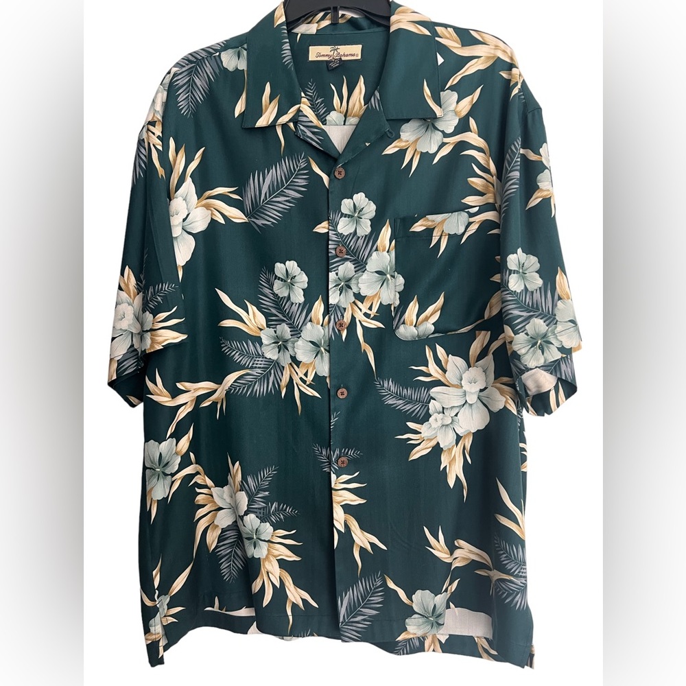 Tommy Bahama Men’s 100% silk shirt